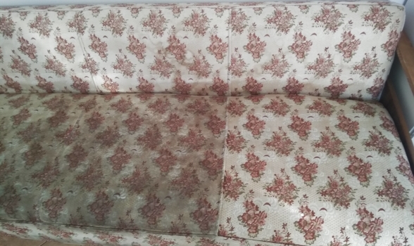 Curatat canapea material textil